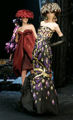 Illustration for article titled Dior: Galliano Goes On An Acid Trip